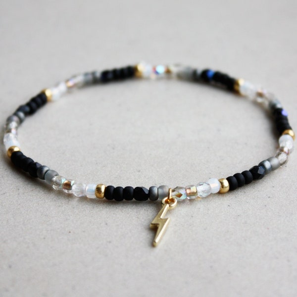 Bracelet noir, gris, blanc et or - Charme éclair - Petites perles - Bijoux Boho - Bracelets extensibles