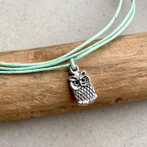 Bracelet de souhaits hibou, bracelets à breloques oiseau, cadeaux sagesse, cadeaux de fête d'anniversaire, choix de la couleur