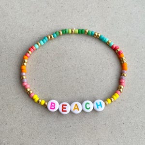 Pulsera personalizada con nombre o palabra - Pulseras de la amistad personalizadas - Joyas coloridas - Cuentas de arcoíris