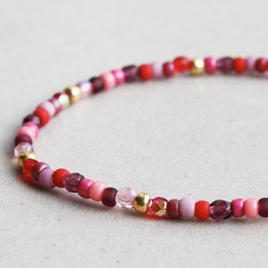 Armband Rot, Rosa, Violett & Gold - Boho Schmuck - Freundschaftsarmband - Glasperlenarmband - 3 mm