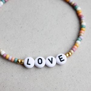 Pulsera personalizada con palabra, nombre y letras, pulseras con iniciales, joyas personalizadas, regalos de amistad
