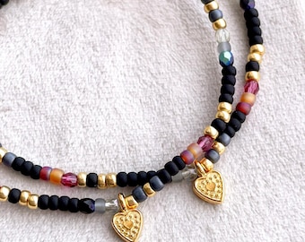 Herz Armband - Schwarz, Topas, Fuchsia & Gold - Feines Perlenarmband mit Herz-Anhänger