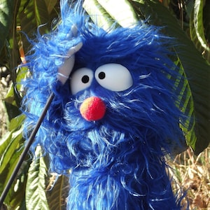 Marioneta con varillas, monstruo de piel sintética azul, 38 x 16 cm, accesorio profesional para teatro.
