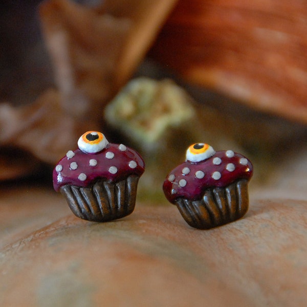 Boucle d'oreilles clou cupcake Halloween - crème et yeux de monstre - gâteau de sorcière - bijou œil