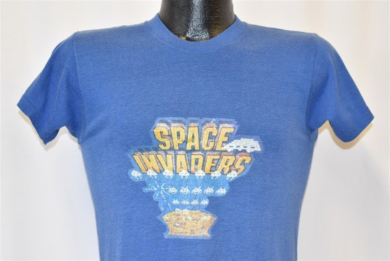 80s Space Invaders Video Game t-shirt Small - image 1