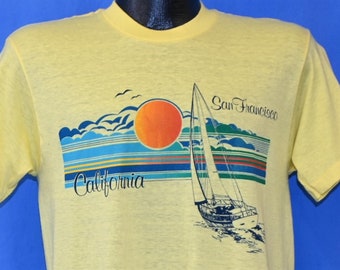 Années 80, San Francisco, Californie, voilier, océan, coucher soleil, 1984, souvenir, touriste, t-shirt, moyen
