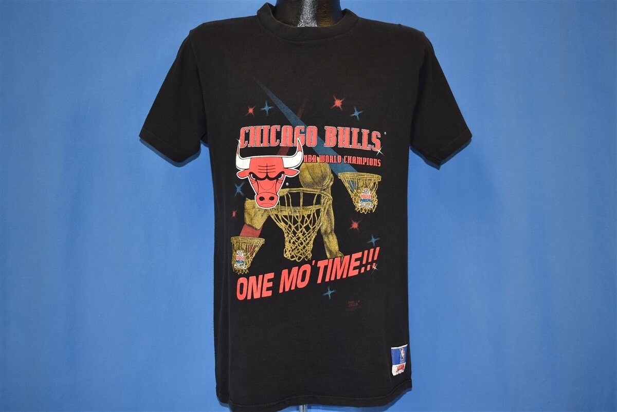 90s Chicago Bulls One Mo Time NBA World Champions 1992 Basketball t-shirt Medium