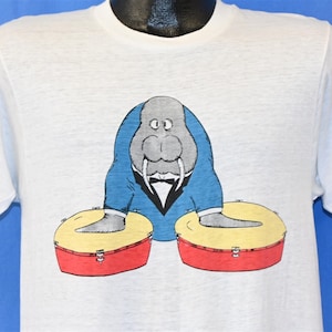80s Cartoon Walrus Playing Drums Bongos Funny t-shirt Medium