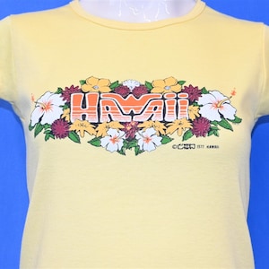 70s Crazy Shirts Hawaii Tropical Hibiscus Flowers Yellow Cap Sleeve t-shirt Women&#39;s Small