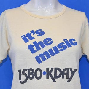 70s It&#39;s the Music KDAY 1580 Los Angeles Radio Station Rib Knit t-shirt Women&#39;s Small