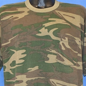 80s Woodland Camo Camouflage Hunting Pocket t-shirt Large