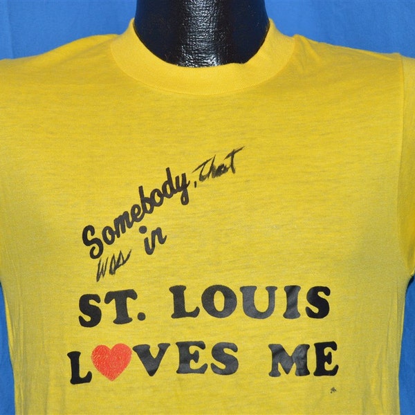 80s Somebody That Was In St Louis Loves Me t-shirt Medium