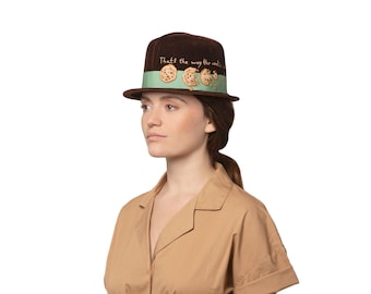 sombrero de fieltro marrón, bordado de galletas