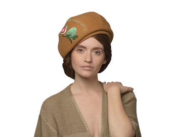 ochre felt hat, yellow beret