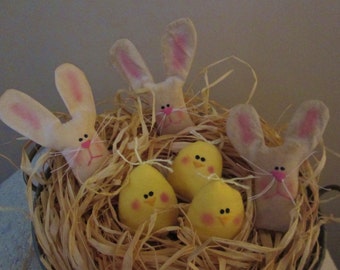 6 Primitive Mini Spring Easter Bunny and Chick Ornies / Bowl Fillers Tucks