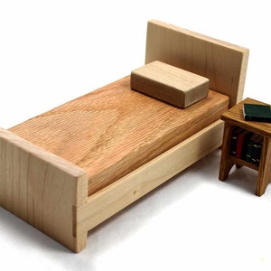Wood Dollhouse Bed, Miniature Furniture Bed, Maple Furniture, Doll Bed, Miniature Bed, Mini Furniture, Handmade Miniature image 1