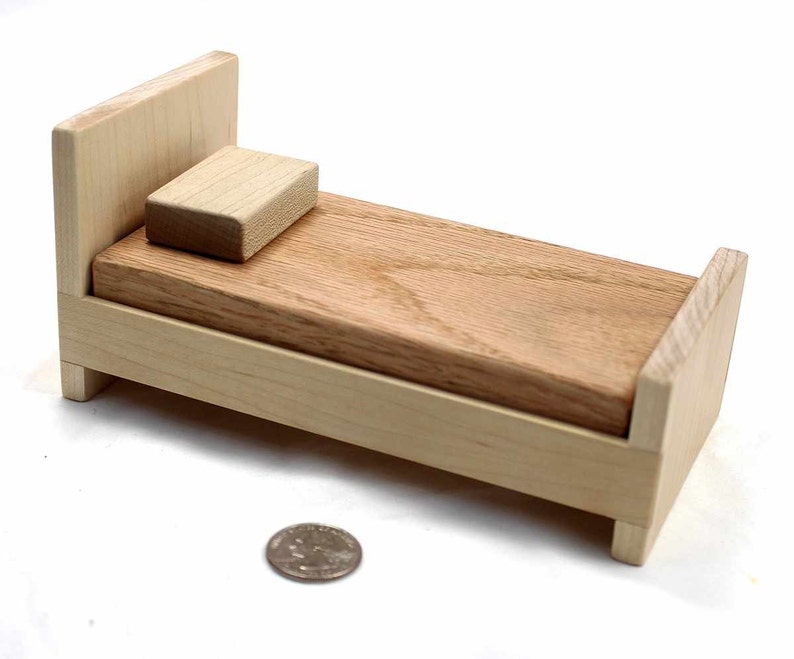 Wood Dollhouse Bed, Miniature Furniture Bed, Maple Furniture, Doll Bed, Miniature Bed, Mini Furniture, Handmade Miniature image 2