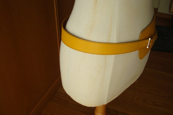 Vintage Furla Leather belt, Banana yellow stateme… - image 5