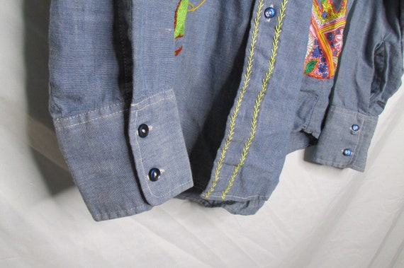 Chambray Hand Embroidered Shirt Size Medium Vinta… - image 5
