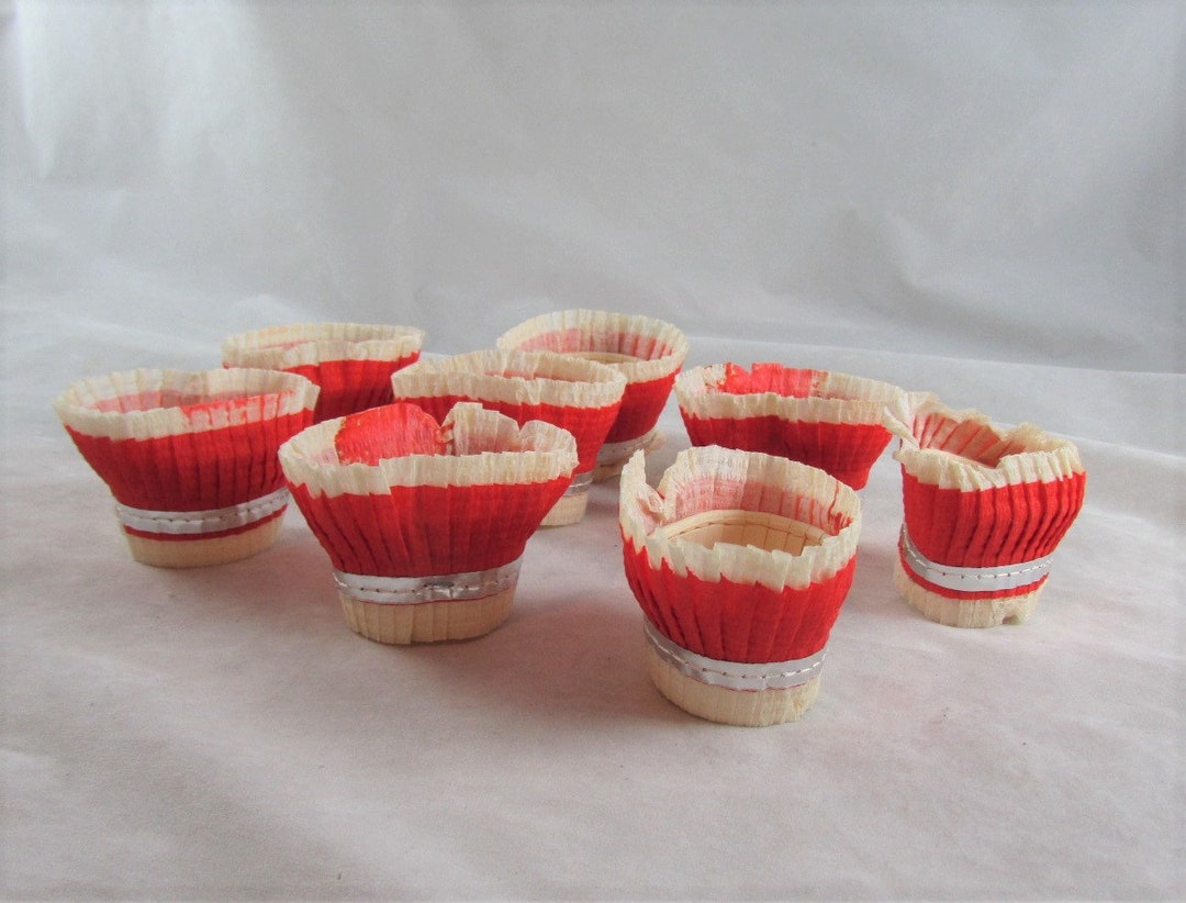 8 Red Crepe Paper Nut Cups Independence Day Party Supplies Vintage
