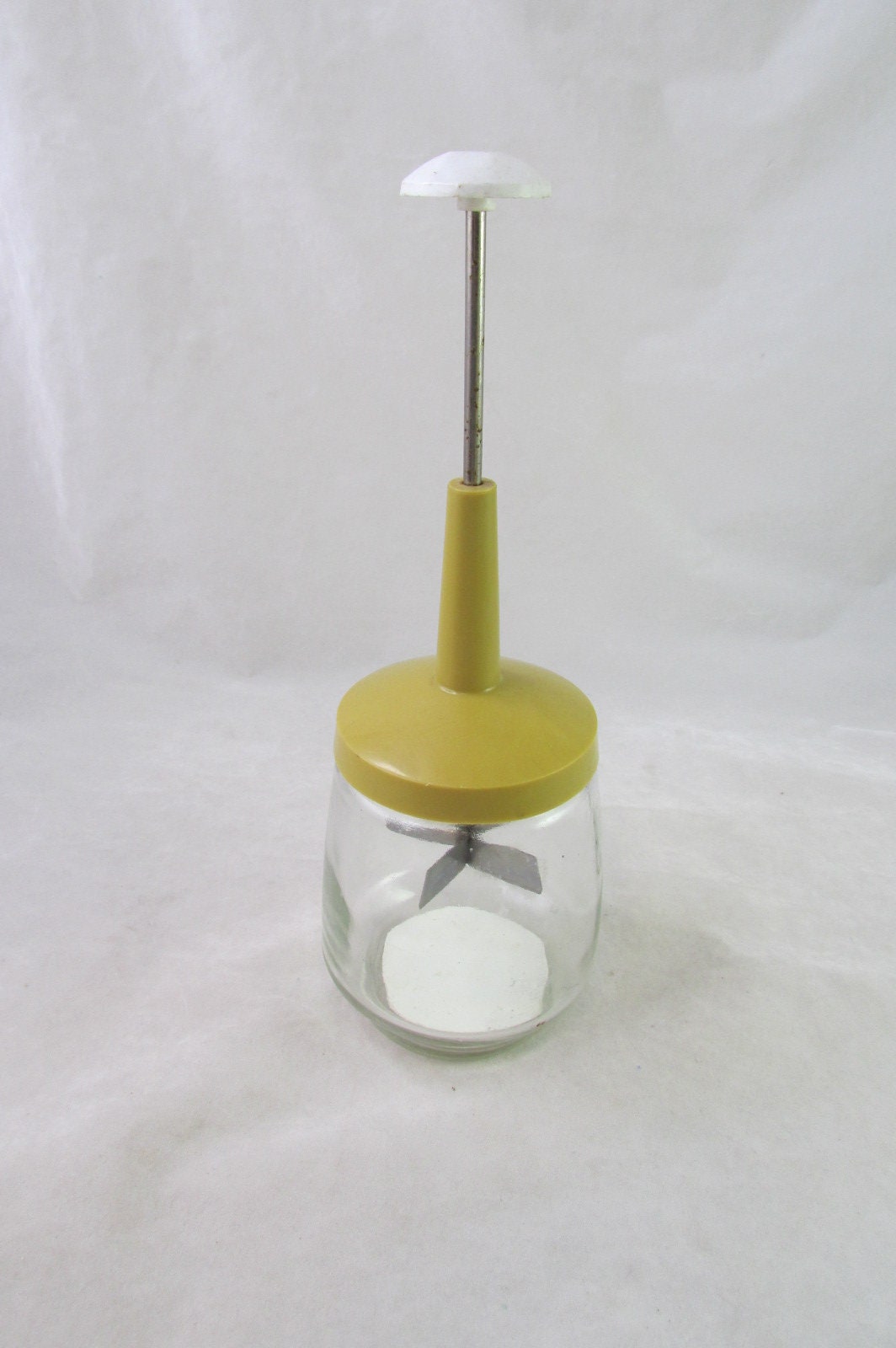 Federal Housewares Food Nut Chopper Harvest Gold 1970s 