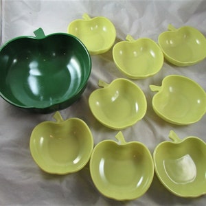 Hazel Atlas Apple Salad Bowls Set 9-Piece Orchard Ware Platonite Green Chartreuse Vintage