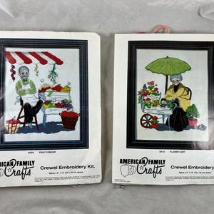 ペアコンパニオンクルーエル刺繍キットフラワーカートフルーツベンダー8x10 VTG 1976