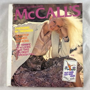 McCall's August 1978 Store Counter Sewing Pattern Book Catalog Marlo Thomas 6 Lbs