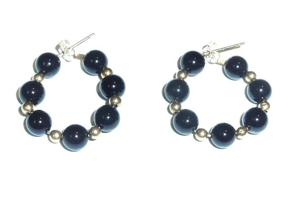 Vintage Black Onyx 14K Gold Bead Hoop earrings - image 4