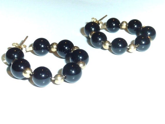 Vintage Black Onyx 14K Gold Bead Hoop earrings - image 8