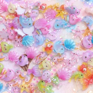 50 piezas surtidas "bajo el mar" Pequeños dibujos animados Sirena Estrella de mar Conchas Delfín Pez Tortuga Adornos para uñas Resina Manualidades DIY