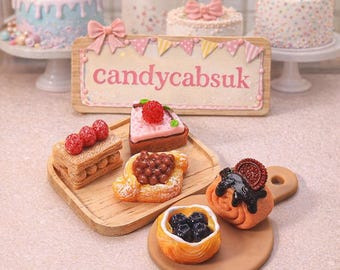 5 stks Heerlijke Nepslagroomtaart Taarten Gegarneerd Met Fruit Gebak Poppen Spelen Niet Eetbaar 17 mm-20 mm 3D Niet plaksteen Hars