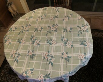 1950s Vintage Tablecloth Green Dogwood Window Pane Very Good Condition