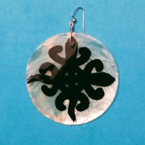 Funtunfunefu Denkyemfunefu &#39;Siamese Crocodiles&#39; - Democracy, unity in diversity (Large Hand Painted Capri Shell Adinkra Earrings)