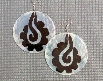 Caracol - The Universal Spiral - Large Mexica Conch Shell Earrings on Capri Shell