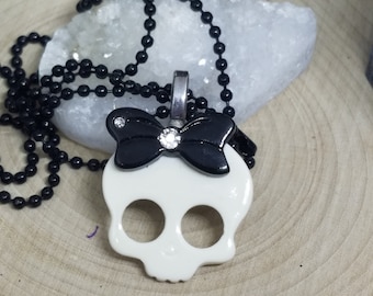 WHITE SKULL HEAD Pendant Necklace, Skull Charm Necklace, Steampunk Gothic Skull Jewelry, Boho Costume Fashion Jewelry, Skull Jewelry Gifts