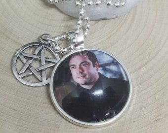 Supernatural Crowley Demon Photo Necklace, King Crowley Supernatural Jewelry, Crowley Demon Photo Pendant, Crowley Pentacle Necklace