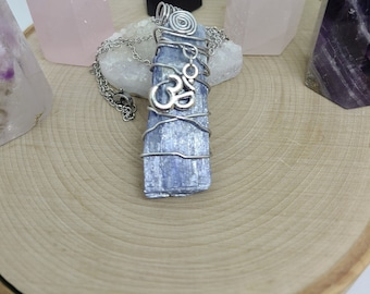 Blue Kyanite Necklace, Blue Kyanite Pendant, Kyanite Crystal Pendant, Kyanite Crystal Necklace, Raw Stone Necklace, Kyanite Wicca Jewelry