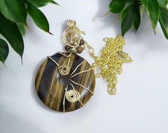 Tigers Eye Necklace,Tigers Eye Pendant,Gold Disc Necklace,Tigers Eye Pendant Necklace,Tigers Eye Crystal Jewelry,Tigers Eye Crystal Necklace