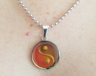 Yin yang mood necklace deals