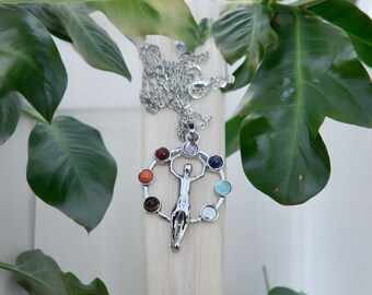 Vitruvian Man Chakra Pendant Necklace: Reiki Healing Crystals