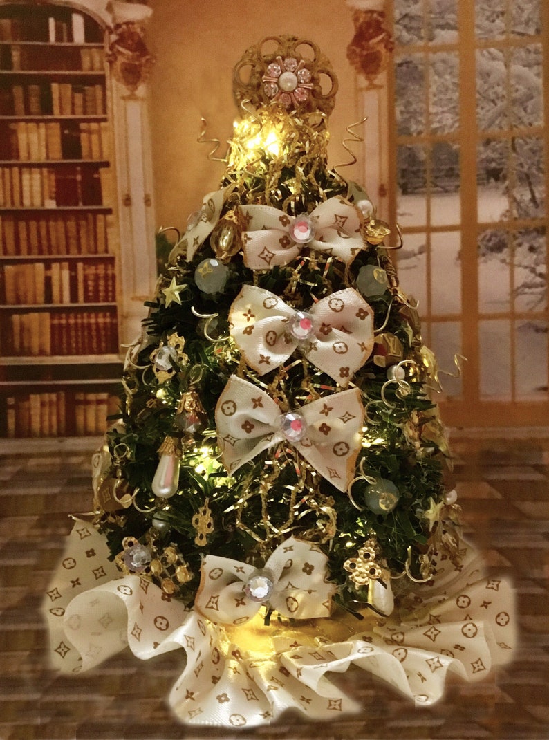 dollhouse lighted christmas tree