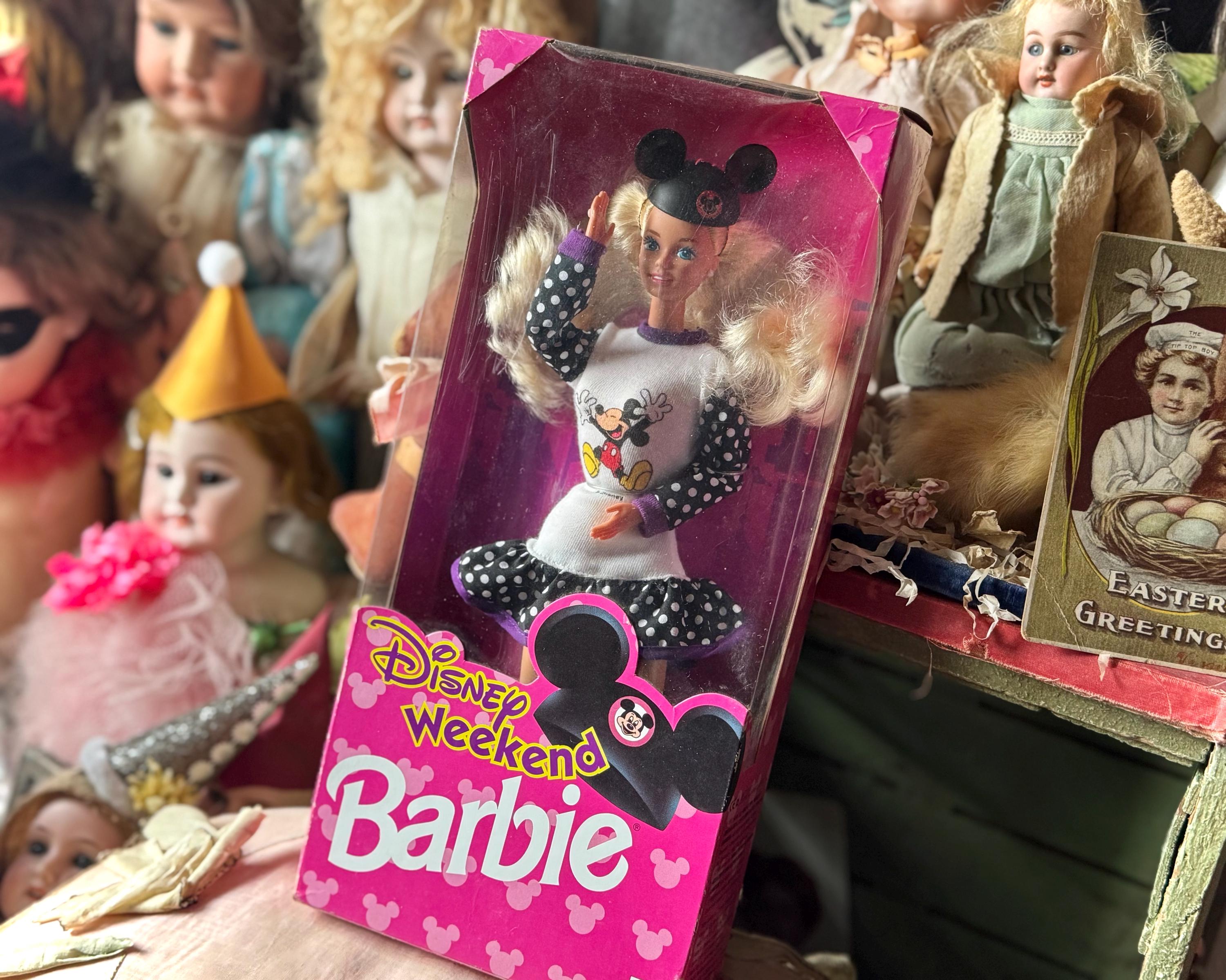 Vintage Euro Disney Weekend Barbie Doll 1993 Mattel Fashion Doll