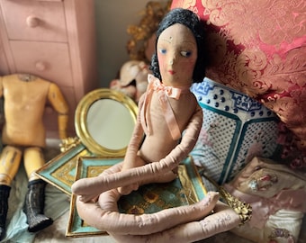 Antique boudoir doll cloth body flapper salon doll