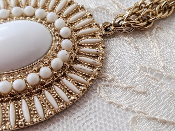 Vintage pendant necklace gold toned metal white r… - image 6