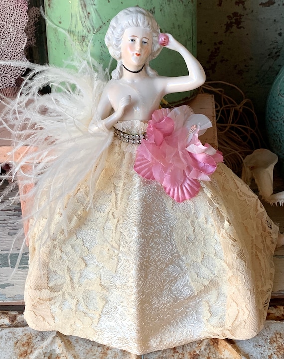 Vintage porcelain lady lamp deals