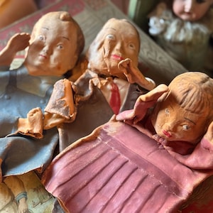 Vintage set rubber hand puppets 50s decayed creepy doll display prop decoration