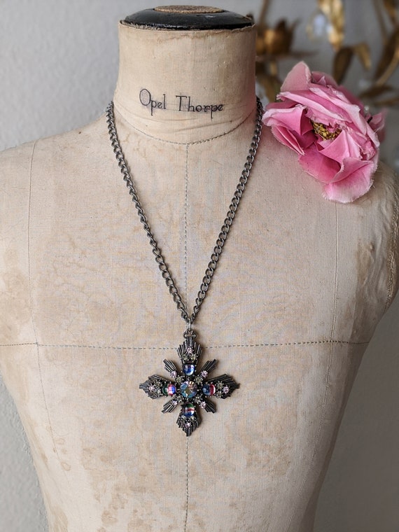 Vintage pendant necklace sparkly blue pink multi … - image 4