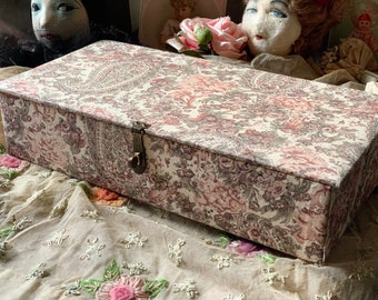 アンティーク雑貨 Floral Fabric Box . Antique French Floral Fabric Box: Shabby Chic Sewing Box - Etsy