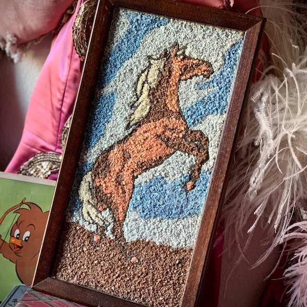 Vintage horse gravel pebble art retro framed stone mosaic kitschy wall hanging picture 7 x 13 inch